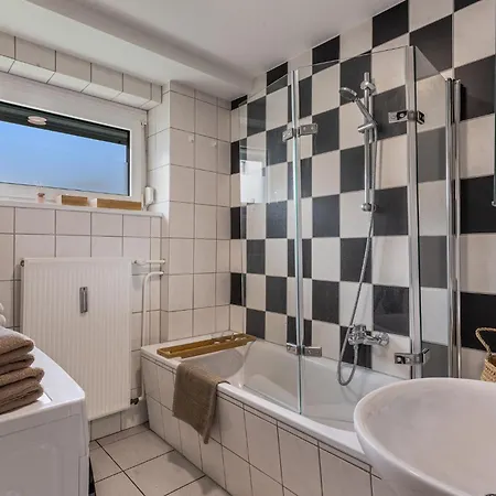 Lahntaler 6 Gaeste, Wlan, Netflix, Bahnhofsnah Sterzhausen Экстерьер фото